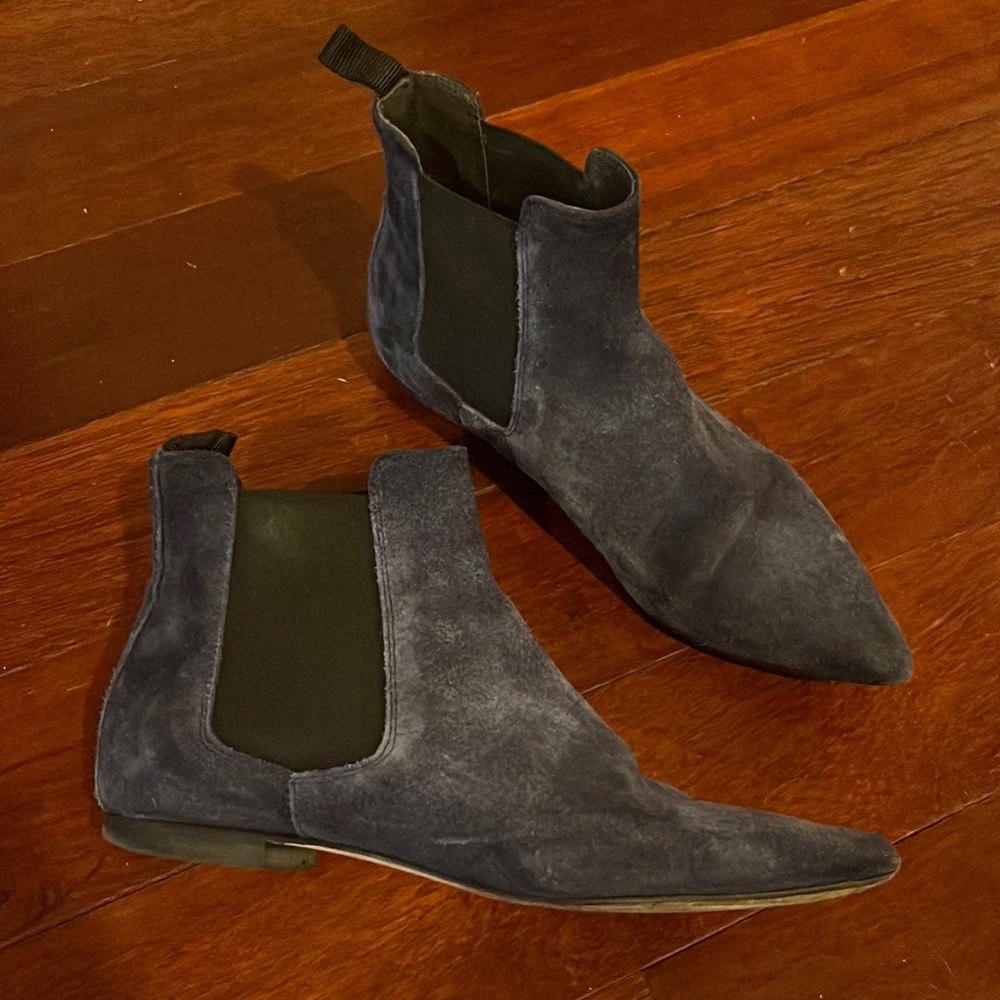 Dogma | Pointed Toe Chelsea Boot Navy Blue Suede 35